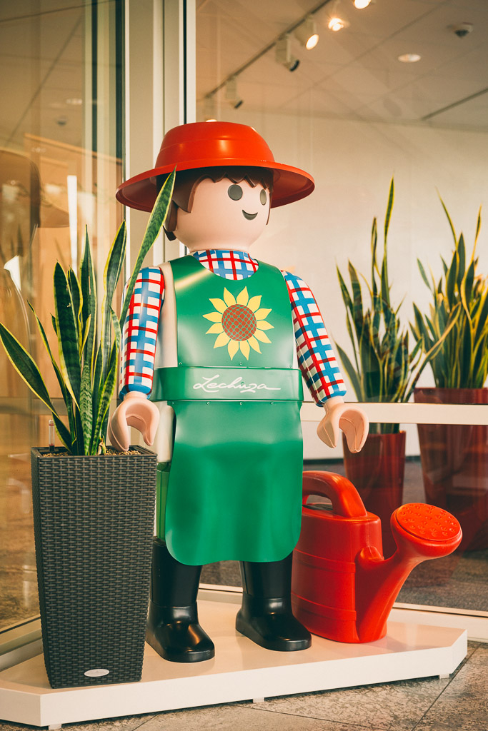 monocle-Playmobil-4.jpg